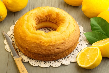Easy lemon cake with Greek Yogurt